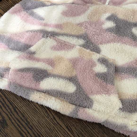 SO Supercozy Sherpa Quarter Zip Camo Pullover - Picture 5 of 12